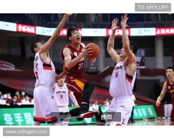 2018年CBA上海队与辽宁队激战回顾精彩瞬间与战术分析